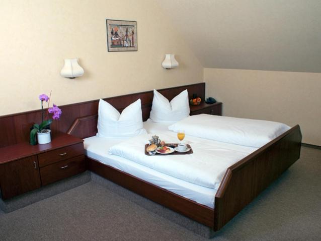 Süßen Hotel-Restaurant Lowen חדר תמונה