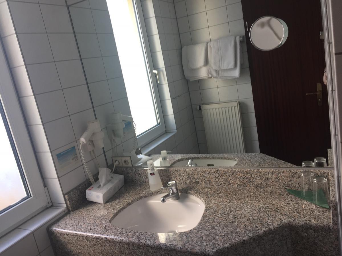 Süßen Hotel-Restaurant Lowen מראה חיצוני תמונה